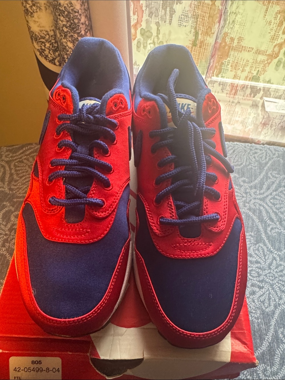 Nike Low-Top Sneakers in Red and Navy